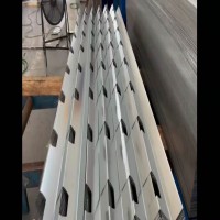 江蘇鋼中杰壓型鋼板隔間架次檁條加工生產基地